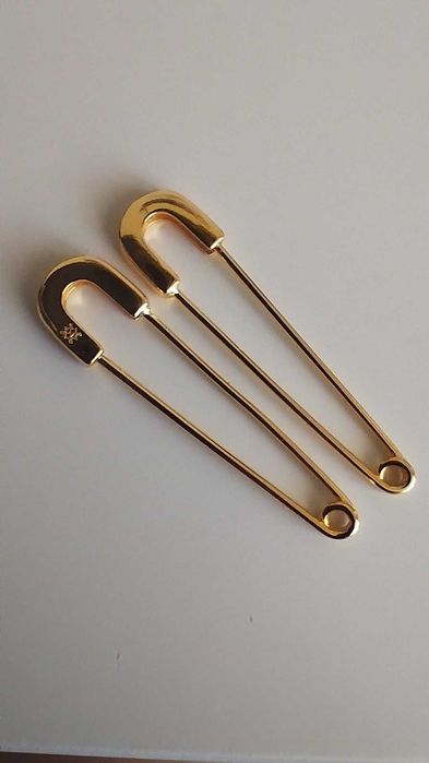 Златисти обици Ania Kruk с форма на безопасни игли