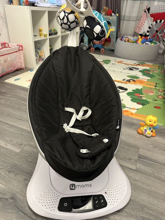 Leagan mamaRoo 4 moms 4