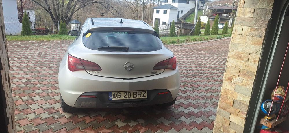 Opel astra j GTC