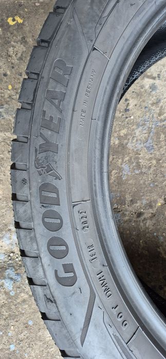 2 anvelope iarna ca si noi Goodyear 235/50/20,dot 2022.Pret pe bucata
