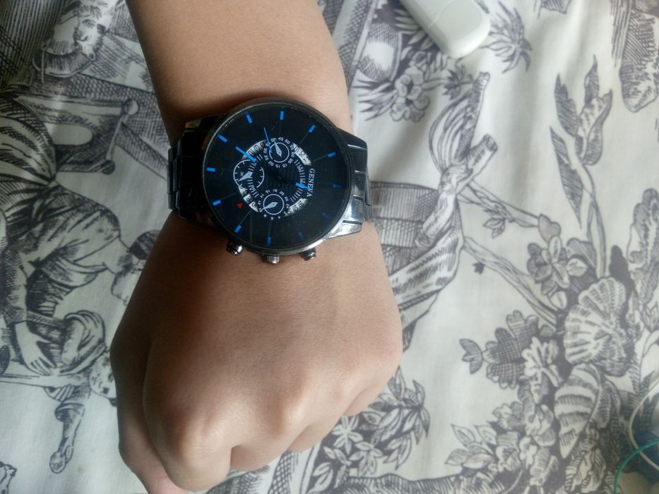 Qõl  Soati sotiladi Erkaklar uchun