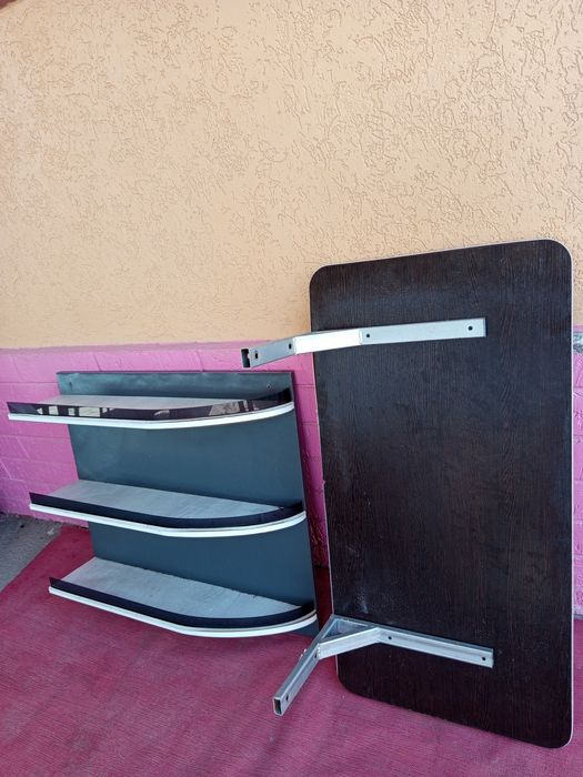 Продам ( полка навесная и столик ) .