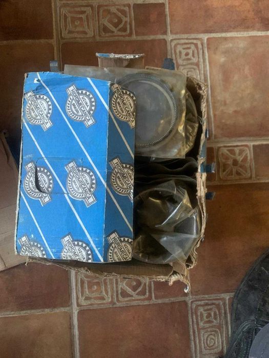 Set Pistoane ,segmenti  Dacia 1300