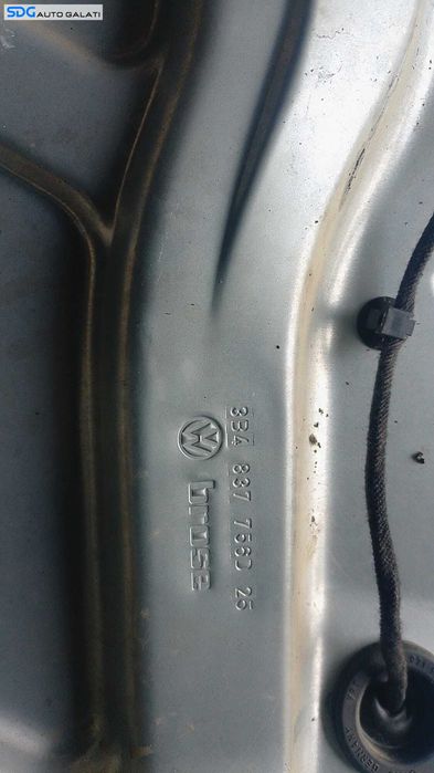 Macara Electrica Dreapta Fata Volkswagen Passat B5.5 2001 - 2005 Cod 3B4837756D [M8019]