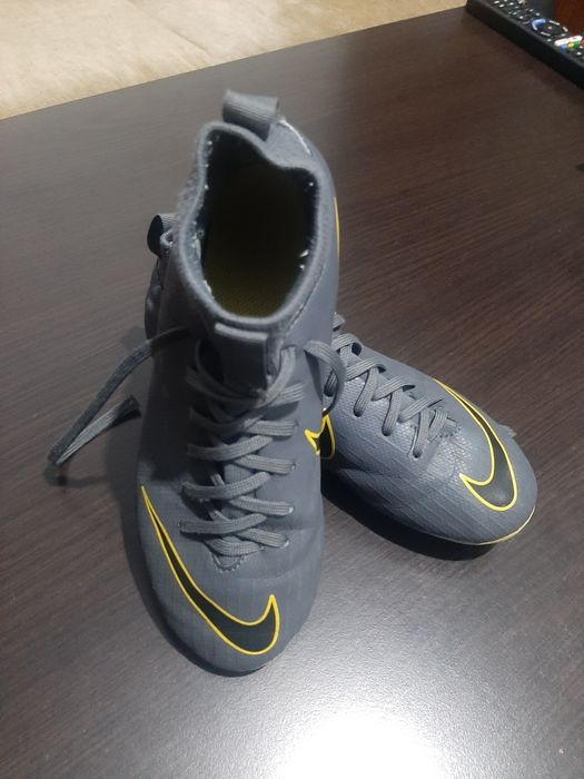 Детски бутонки 33 номер