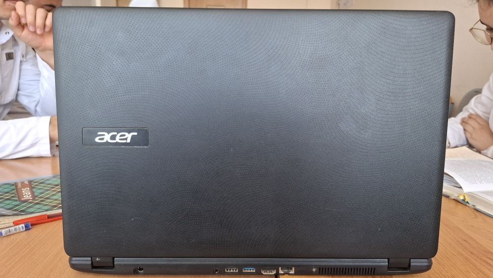 "Acer Extensa 2519 holati ideal (15.6 dyuym)"