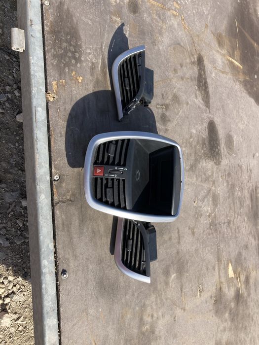 Интериор, климатроник , табло, волан и жабка за Пежо 207  2005- 2010