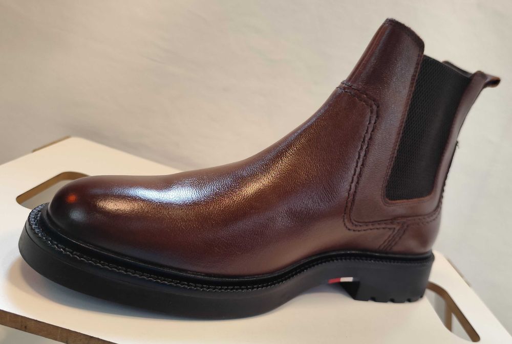 Ghete chelsea 43 premium Tommy Hilfiger NOI piele naturala moale cogna