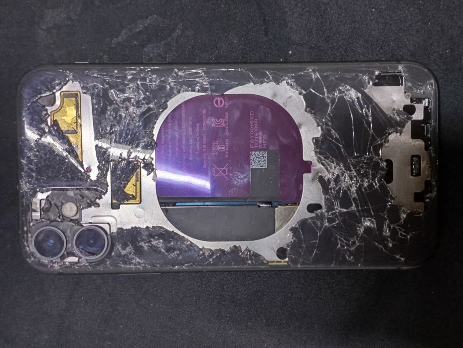 Айфон 11 сатылады