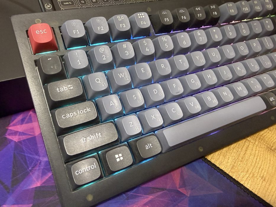 Механика Keychron V1 (RGB подсветка) красные свичи