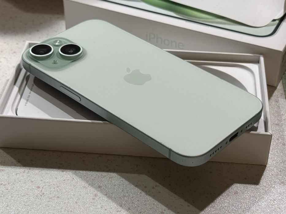 iPhone 15 128GB Green - Перфектен, 96% Батерия.