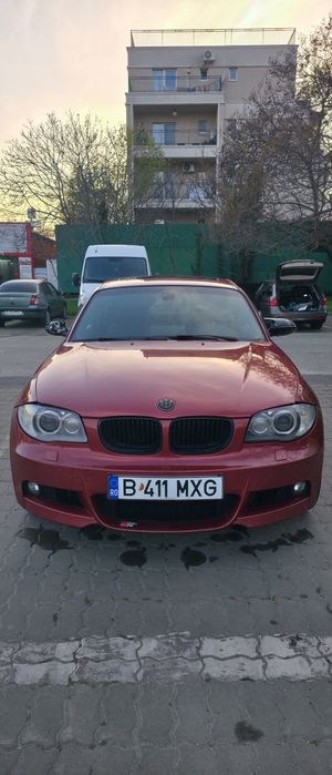 Vând schimb BMW E82 123D avariat