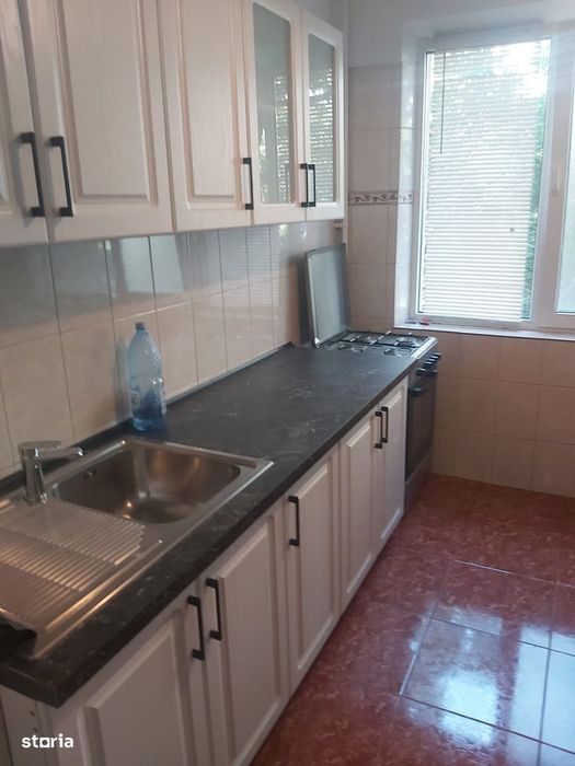 1 decembrie 1 minut metrou loc parcare inclus 2 gr sanitare 2balcoane — fotografia 1