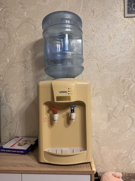 Продам диспенсер ( кулер для воды)