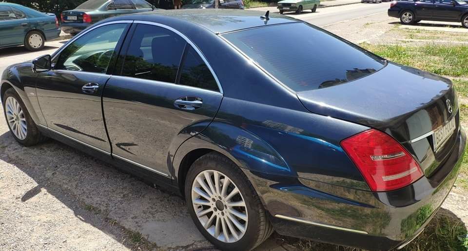 Затъмняване на стъкла, полиране и фолиране на фарове.