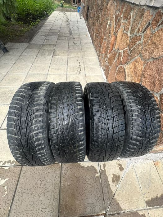 Продам  шины зимние  Hankook , 
225/60-18 ОТС