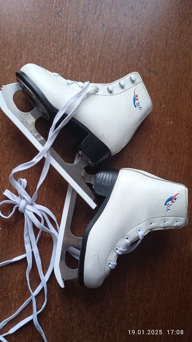 Детские фигурные коньки