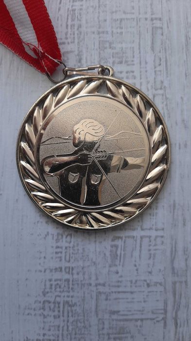 Златни медали от състезания по стрелба с лък