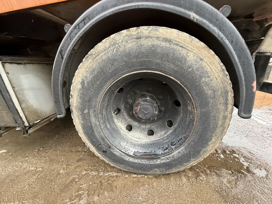 Камион Мерцедес 1314 125кс 6000куб 1991г на части