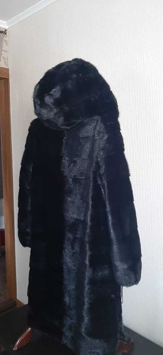 Продам норковую шубу