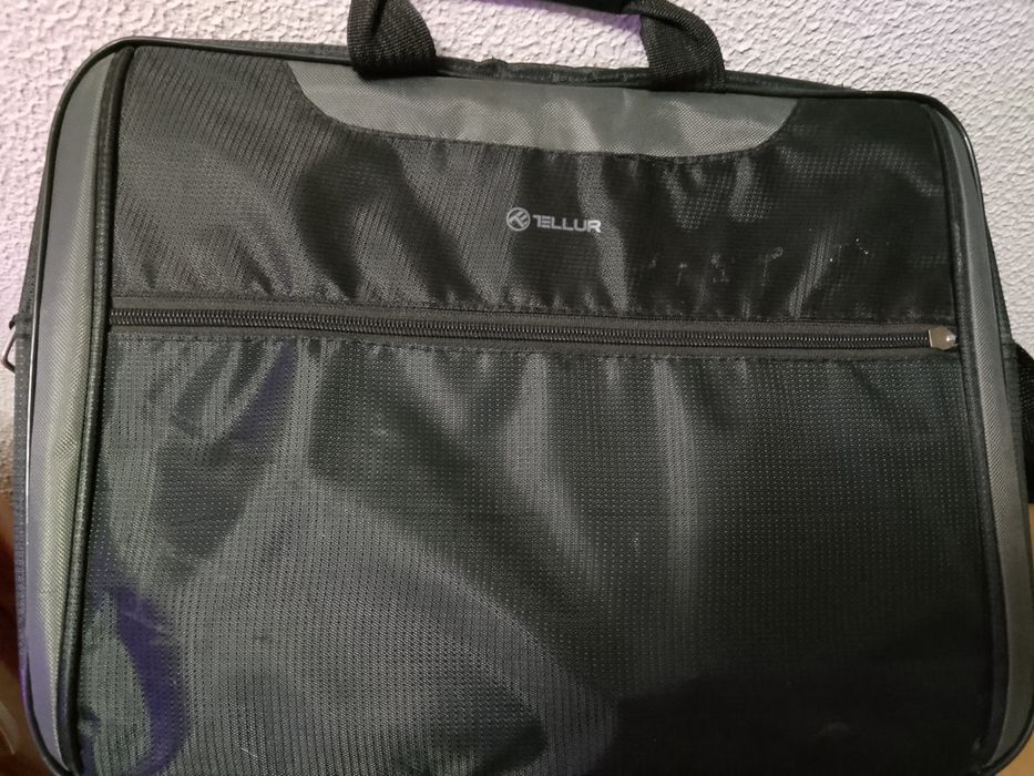 Laptop HP plus geanta transport