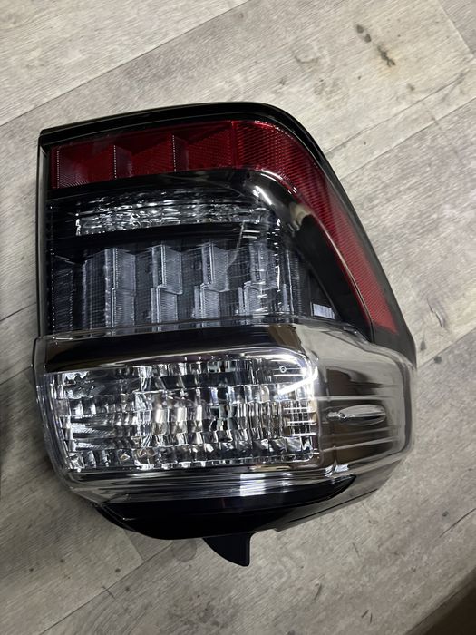 Фонарь Toyota 4runner 13-