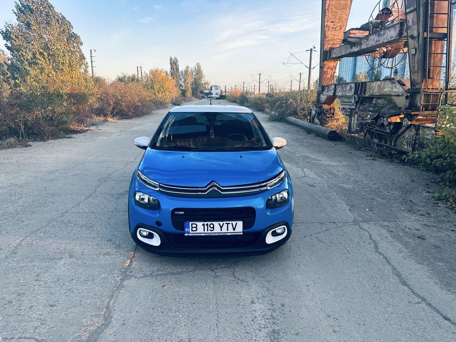 Citroen c3 blue and white edition