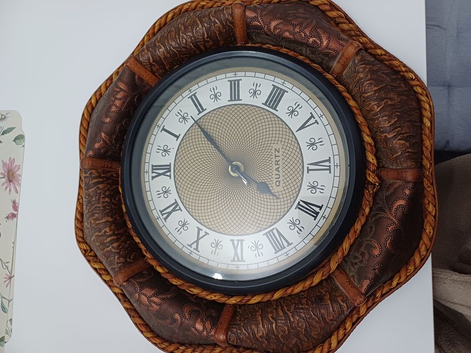 Tablouri +ceas de perete gratis