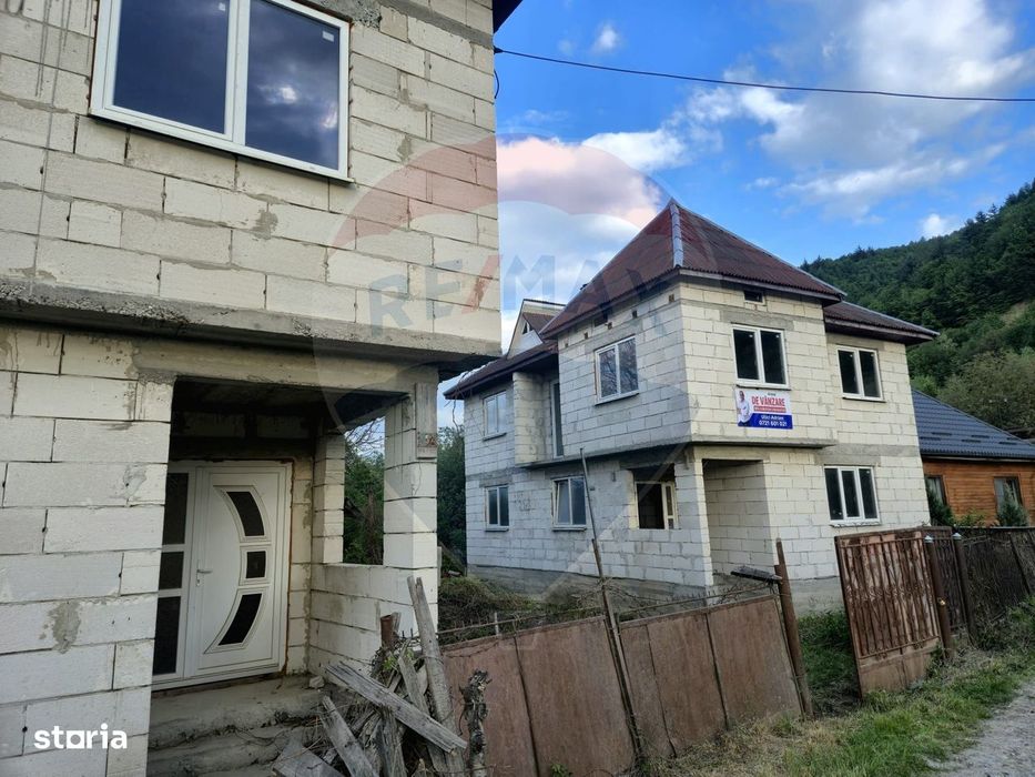 Casă / Vilă cu 7 camere de vânzare