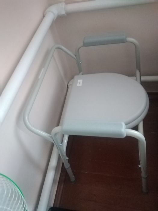 Стул туалет новое