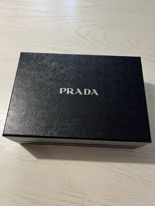 Маркова чанта Prada