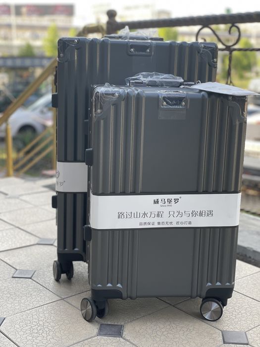 Чемодан из поликарбоната