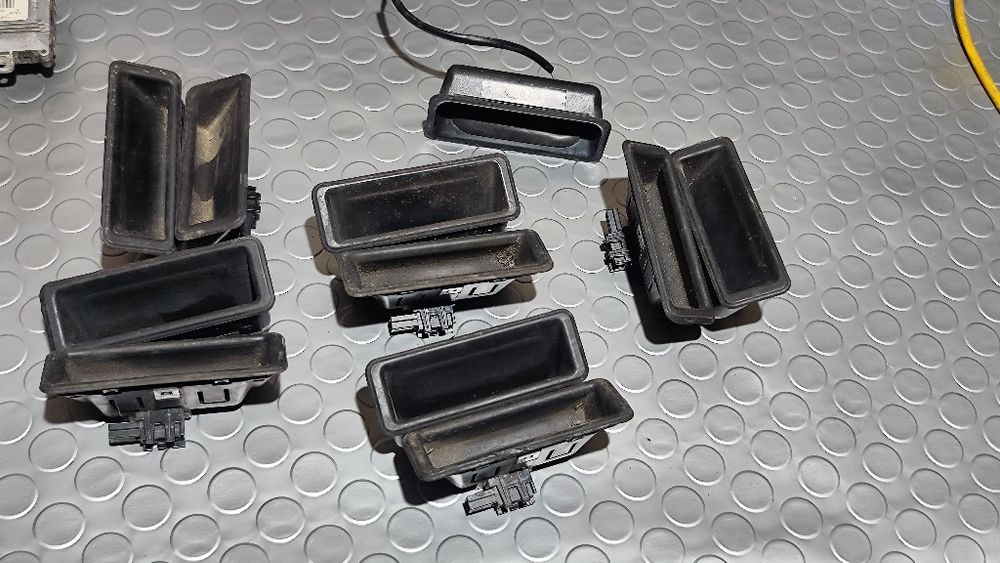 Бутони за отваряне на заден капак BMW