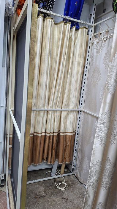 Продам металлическую примерочную.
