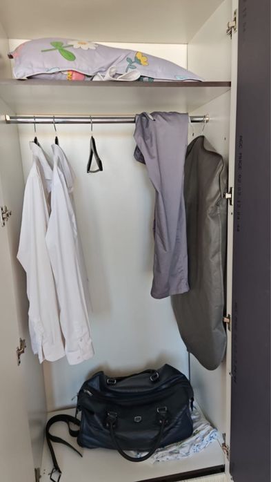 Срочно продам диван тахта и шкаф