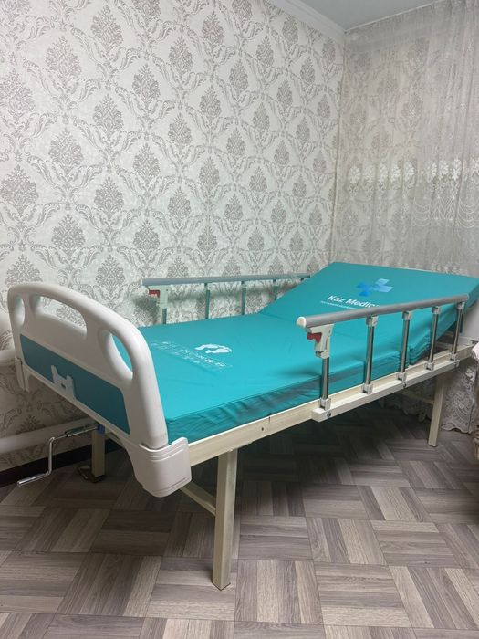 Медицинская кровать