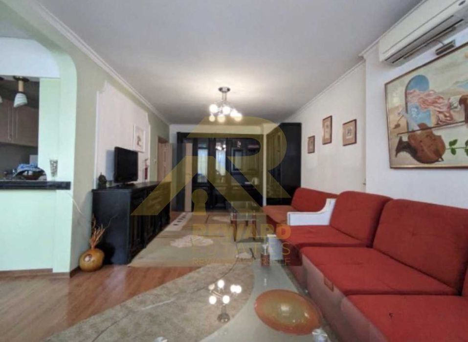 Продава се Тристаен апартамент в София, Център - 132 кв.м за 1887 €/кв.м - Снимка #1