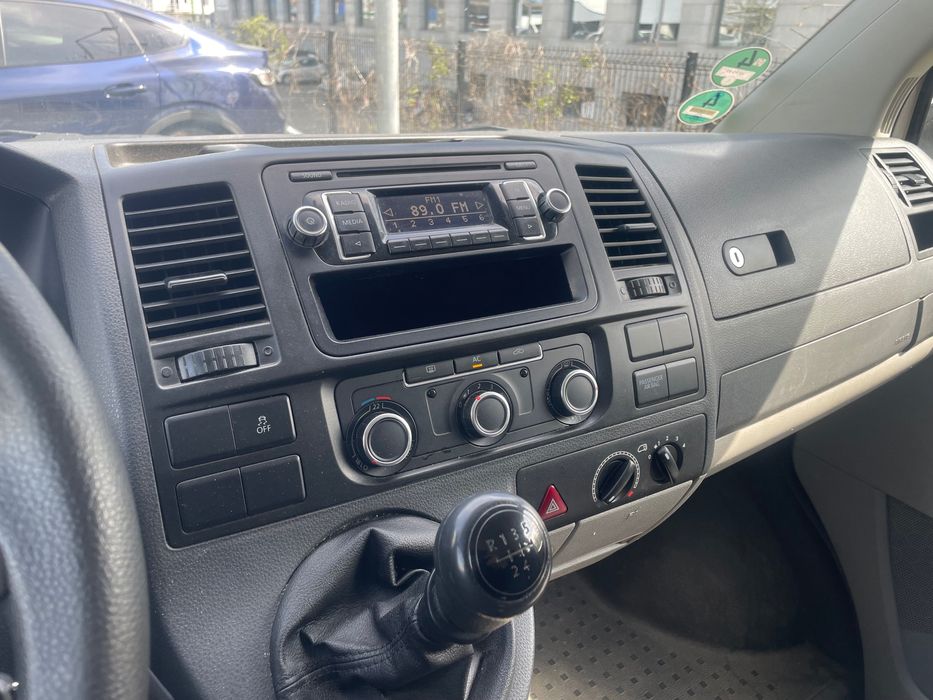 Vânzare Vw Transporter 2.0 TDI 8+1 locuri 7000 euro