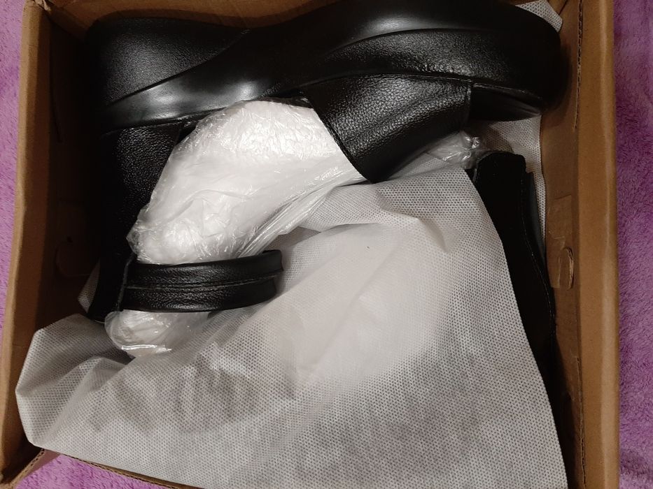 Женские босоножки