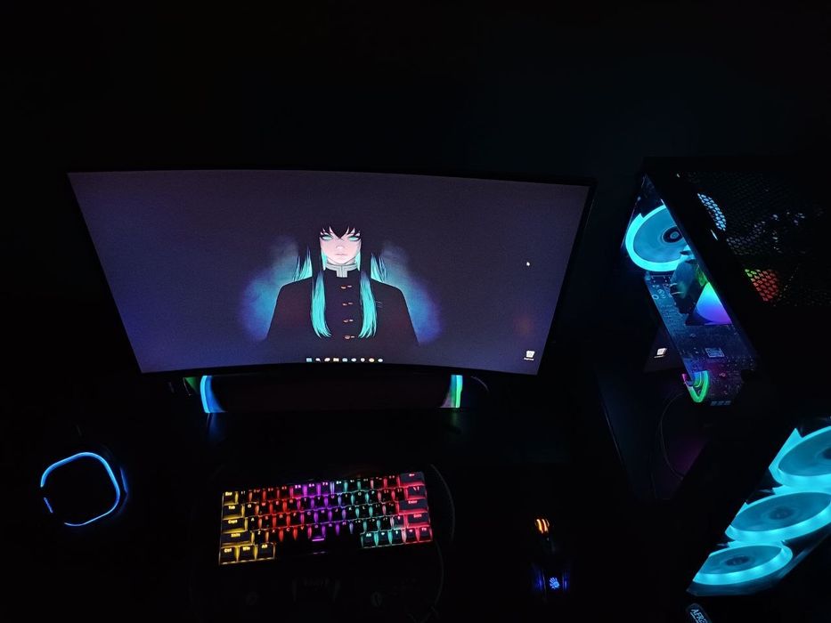 Kompyuter sotiladi srochno !