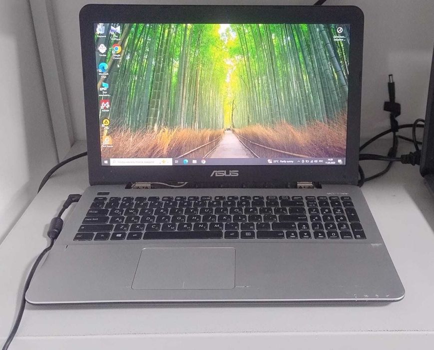 ноутбук Asus X555