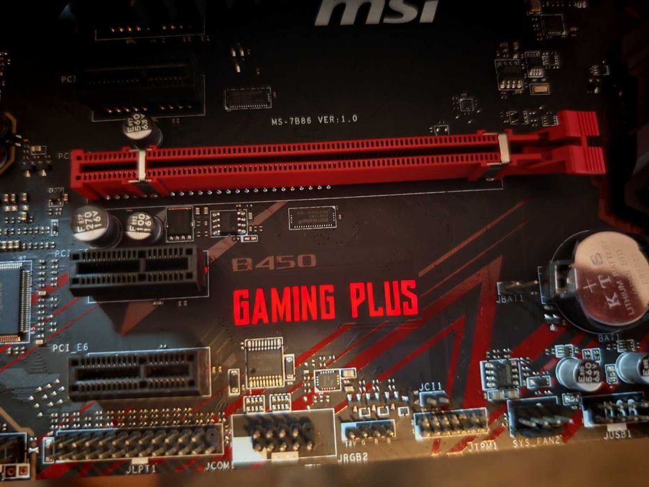 MSI B450 Gaming Plus + RYZEN 5 5600G (4.4GHz), 65W, AM4 + 16GB RAM 3000Mhz