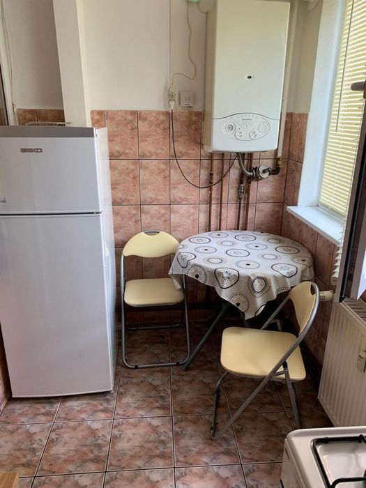 Închiriez garsonieră