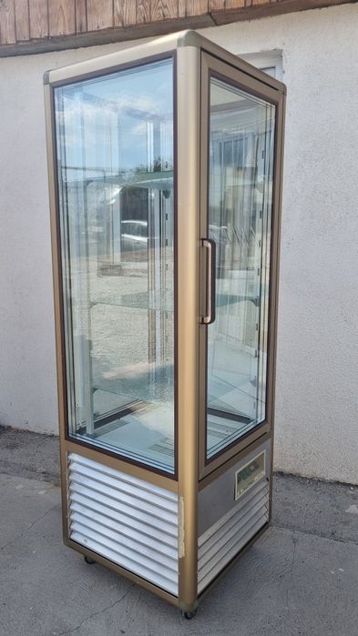 Хладилна витрина за Торти.