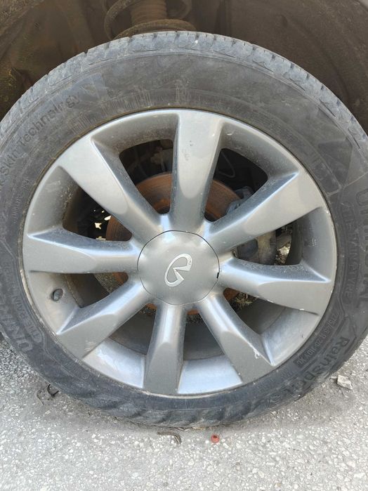 Продавам infiniti