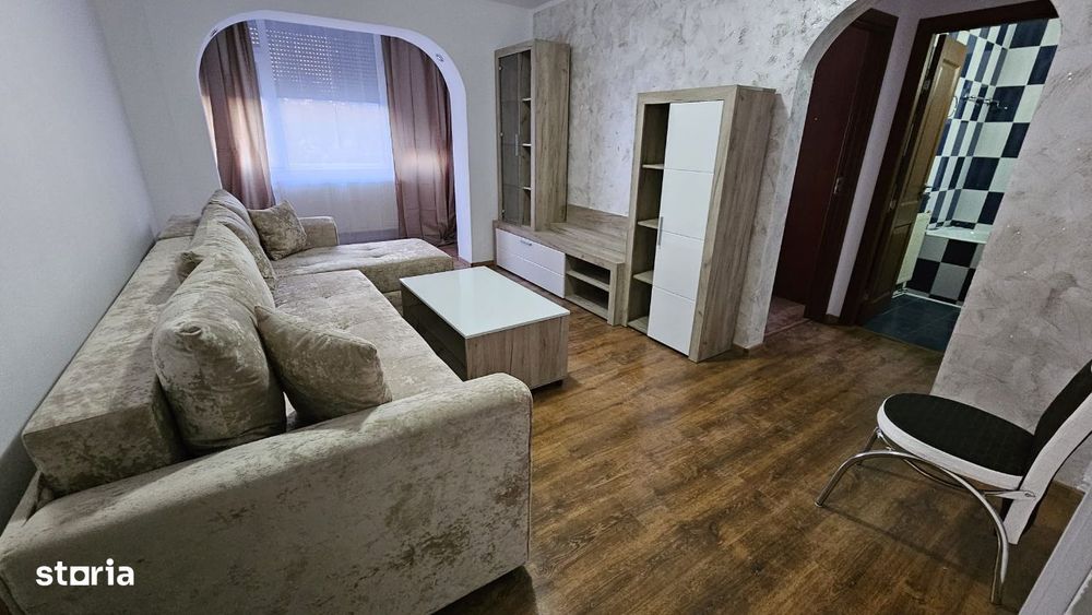 3 camere semidecomandate Str.Miron Costin