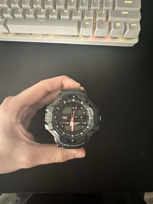 Чисто нов часовник На марката QsQ 10bar