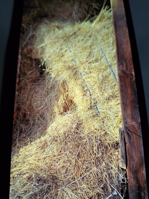 Продавам малки бали сено и слама