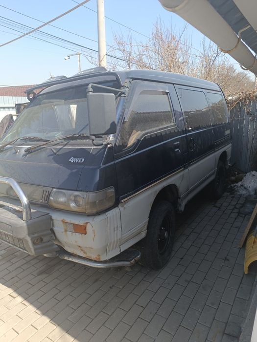 Продам Митсубиси Делика