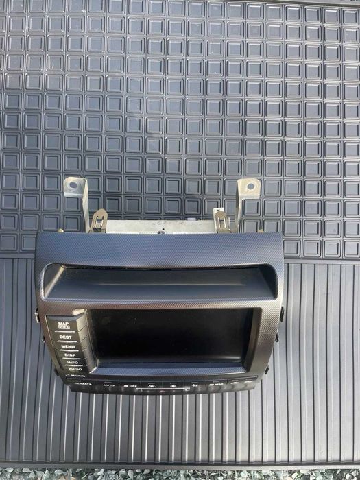 Монитори и конзоли за Toyota Land Crusier 200